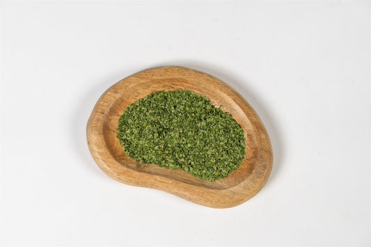 Moringa Olifeira detail in schaal